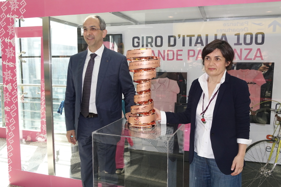 vetrina Giro100
